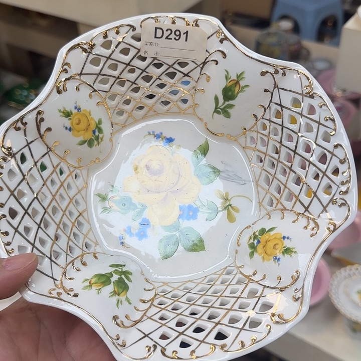 鹿与海陶瓷有限公司