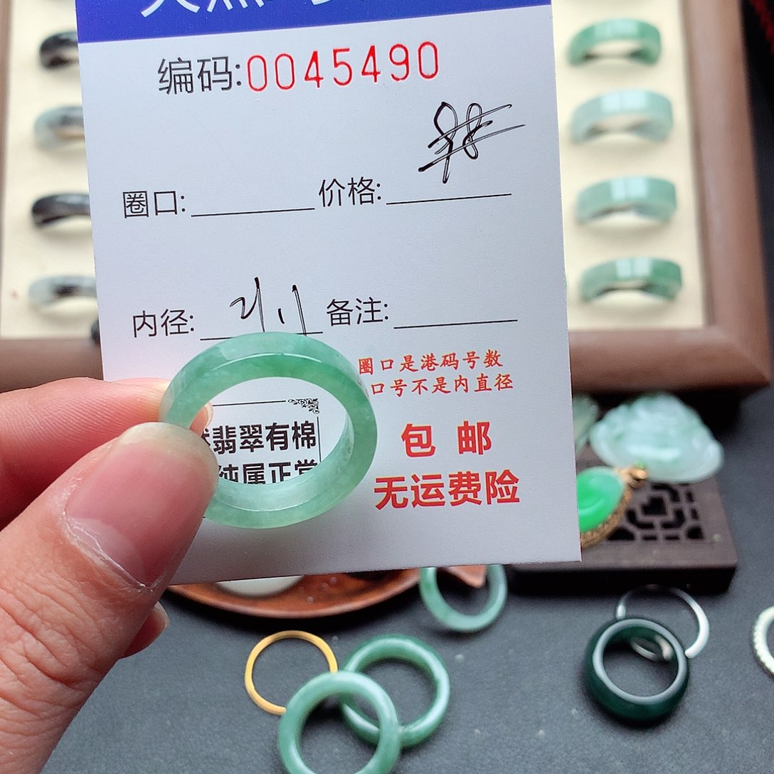 笑***.翡翠未镶嵌戒指天然