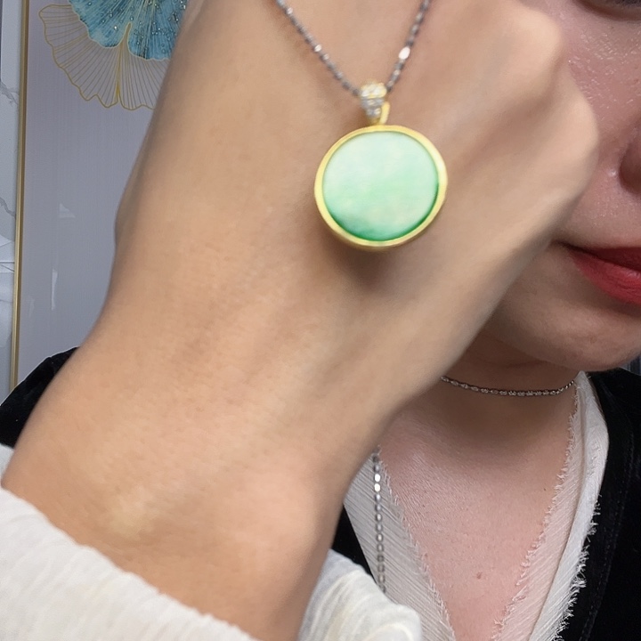 翡翠未镶嵌颈饰吊坠