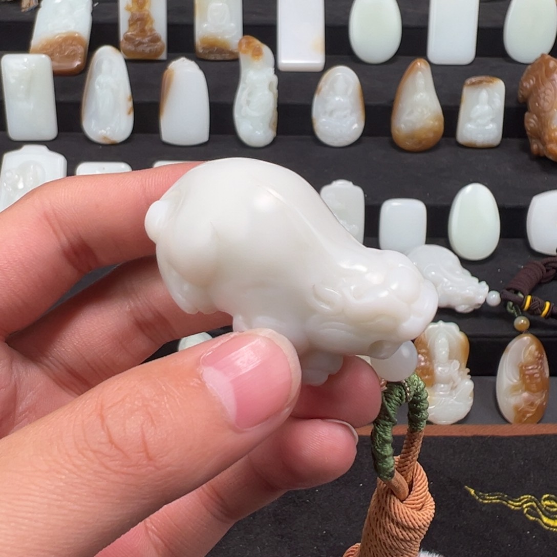 和田玉颈饰未镶嵌