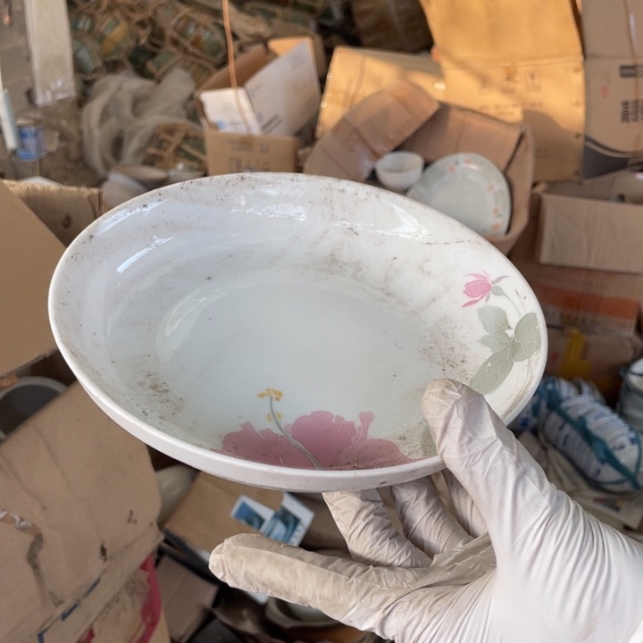 摆件陶瓷盘子碗砂锅都有