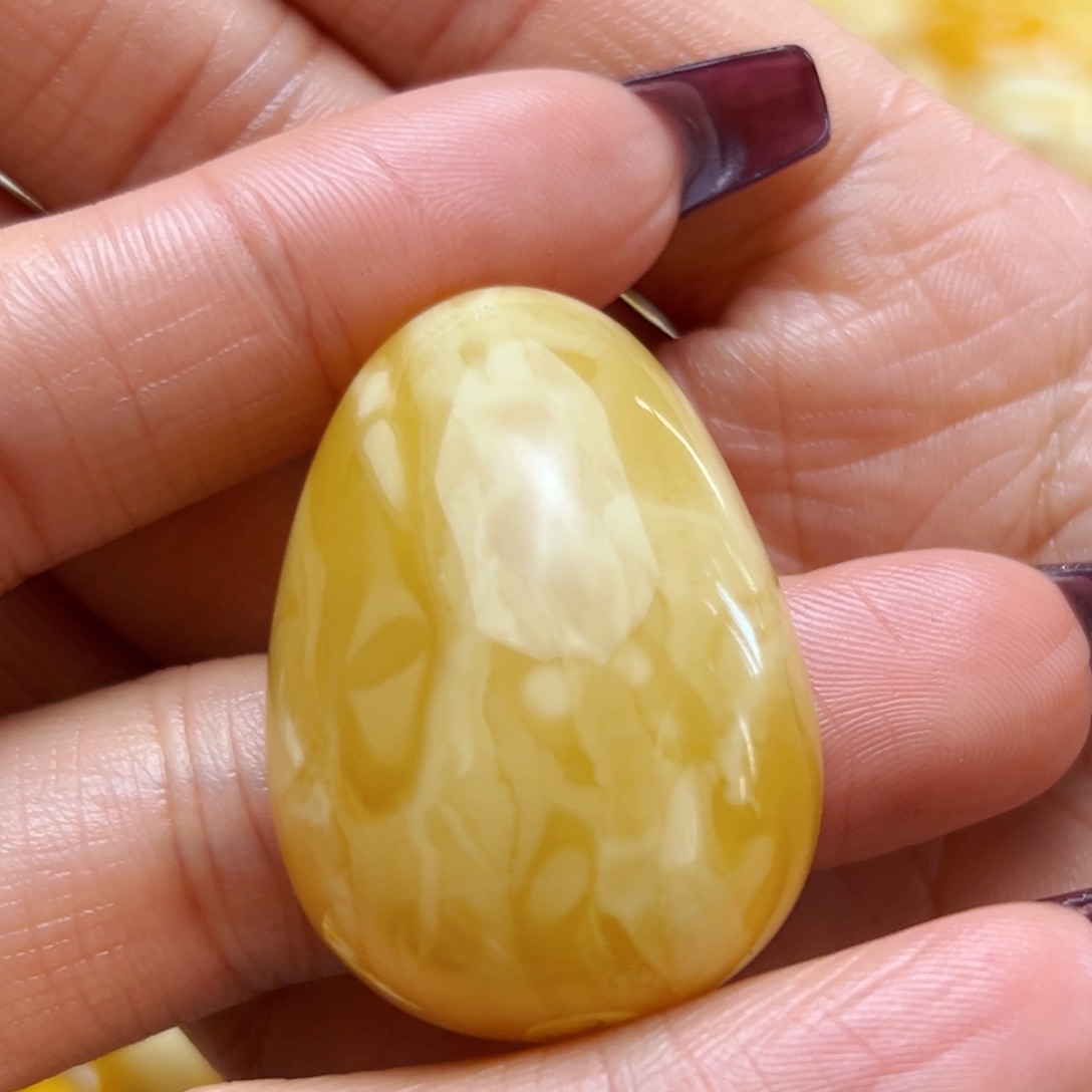 琥珀裸石未镶嵌28mm水滴吊坠