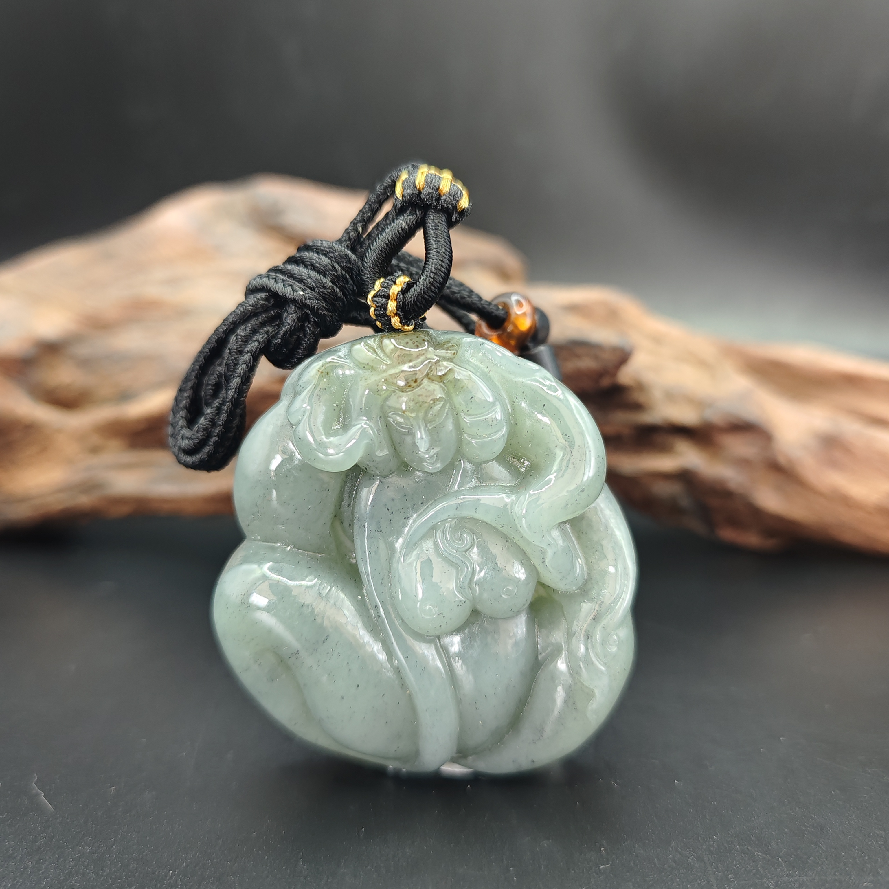 Q和田玉玉贵人吊坠（2850）