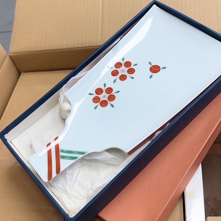 精品瓷器。           