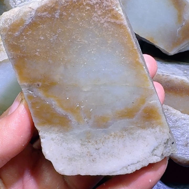 和田玉未镶嵌珠宝半成品