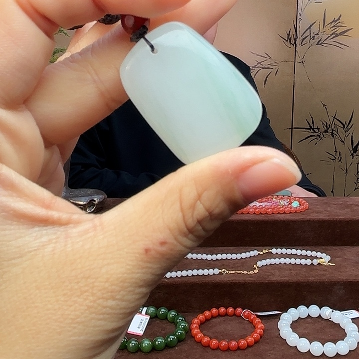 石英质玉颈饰未镶嵌