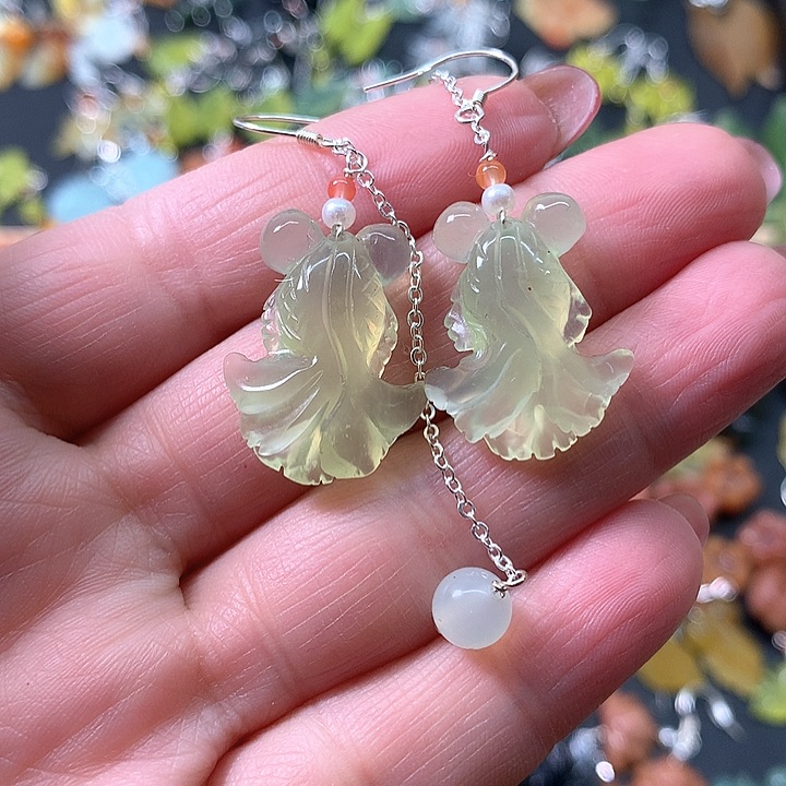 蛇纹石玉未镶嵌耳饰