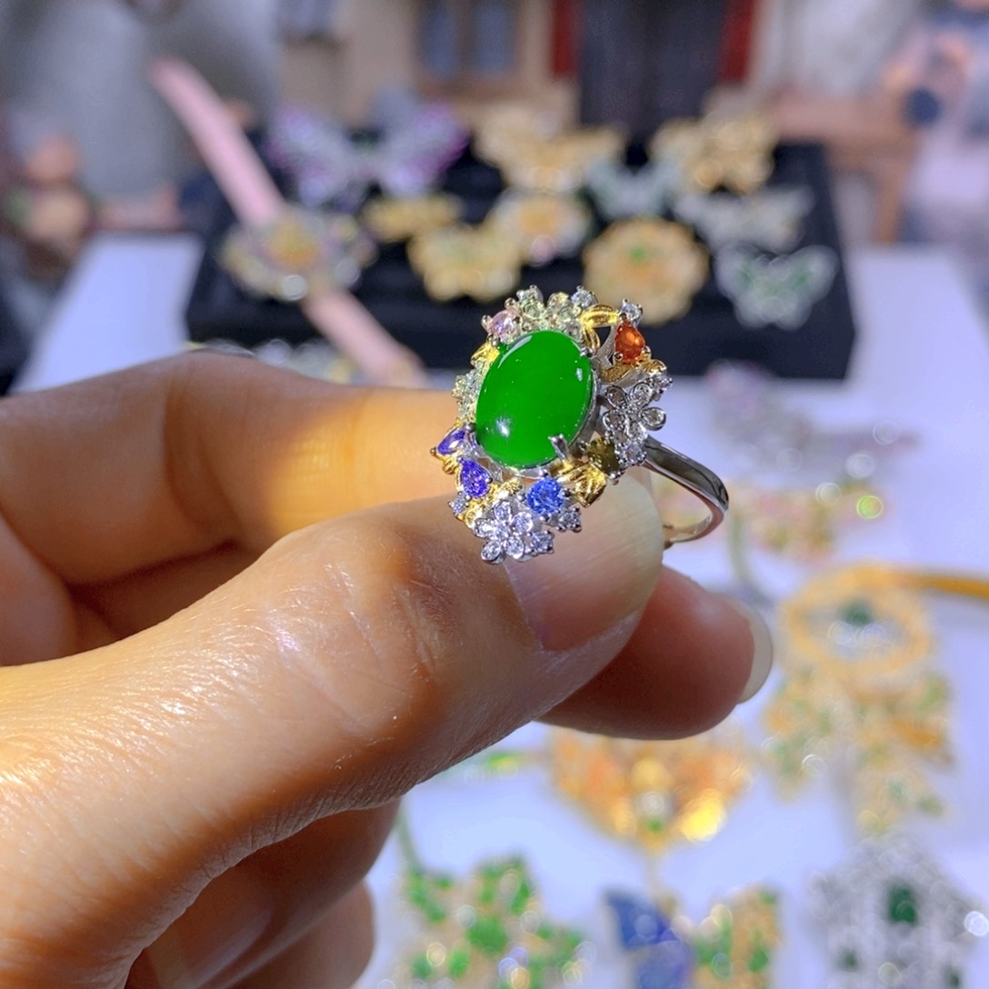 颈饰银S925镶嵌翡翠