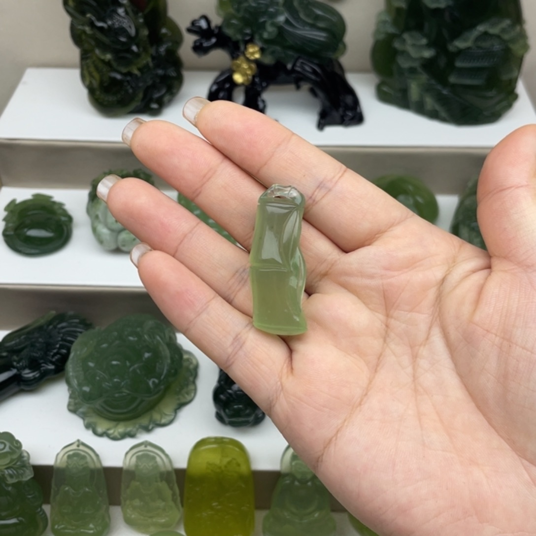 蛇纹石玉未镶嵌吊坠(赠链)