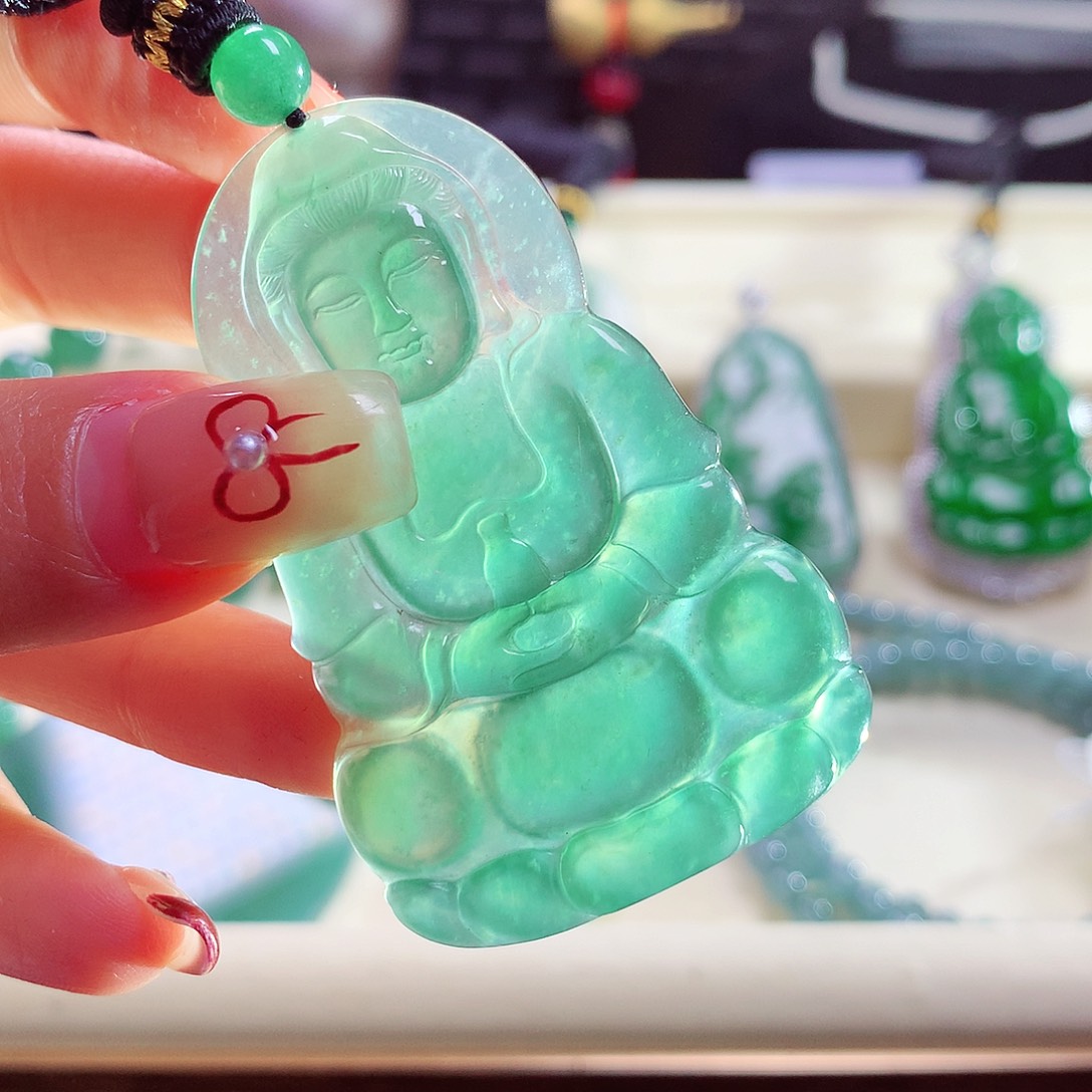 翡翠颈饰未镶嵌天然