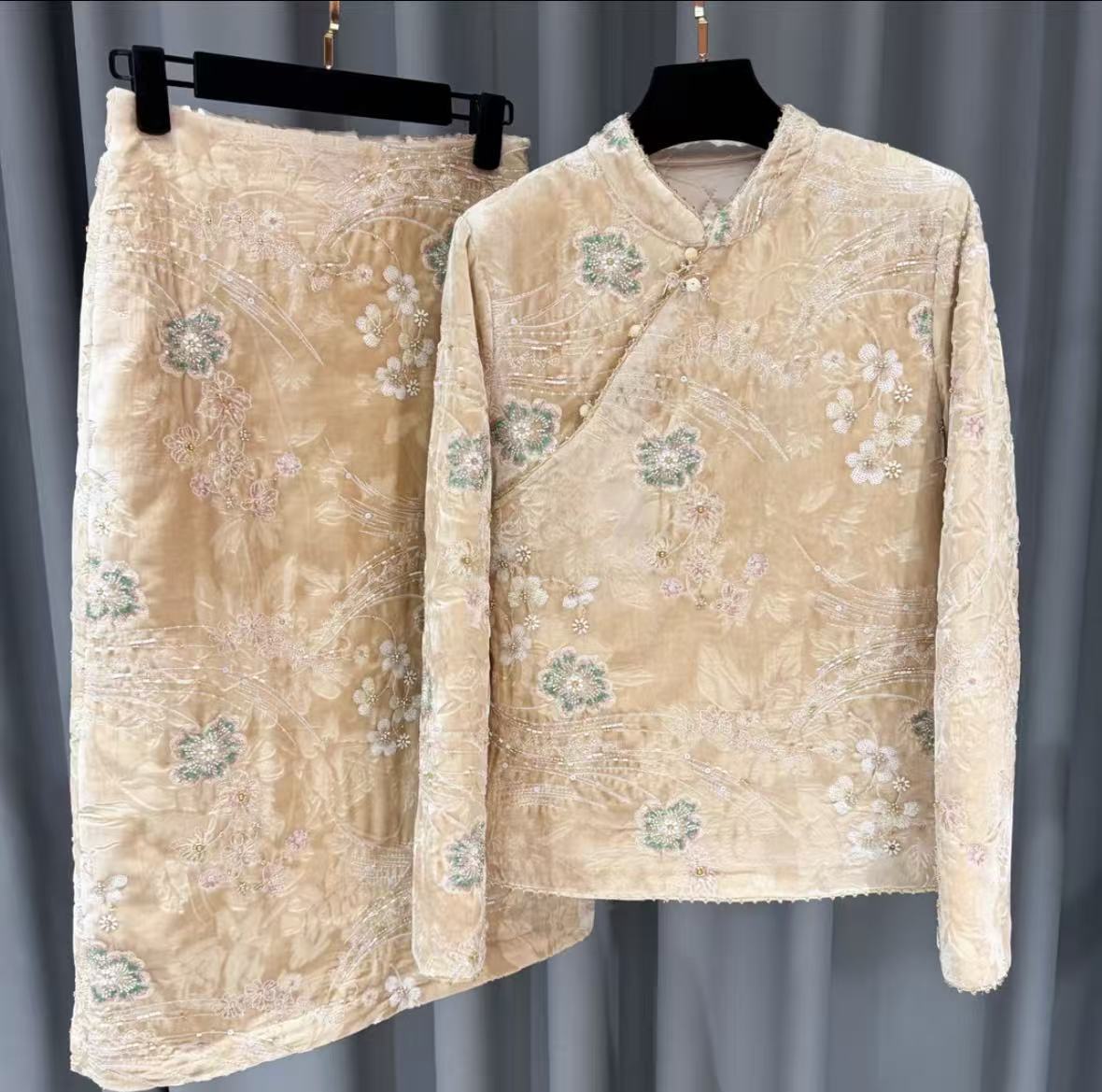 2025新款丝绒女人味长款显瘦高级百搭时尚上衣套装