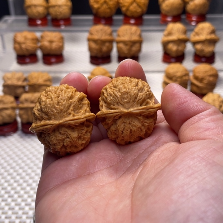 文玩核桃把件6火焰绣球