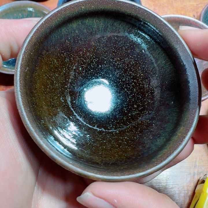 茶盏提出解决农村留守家庭