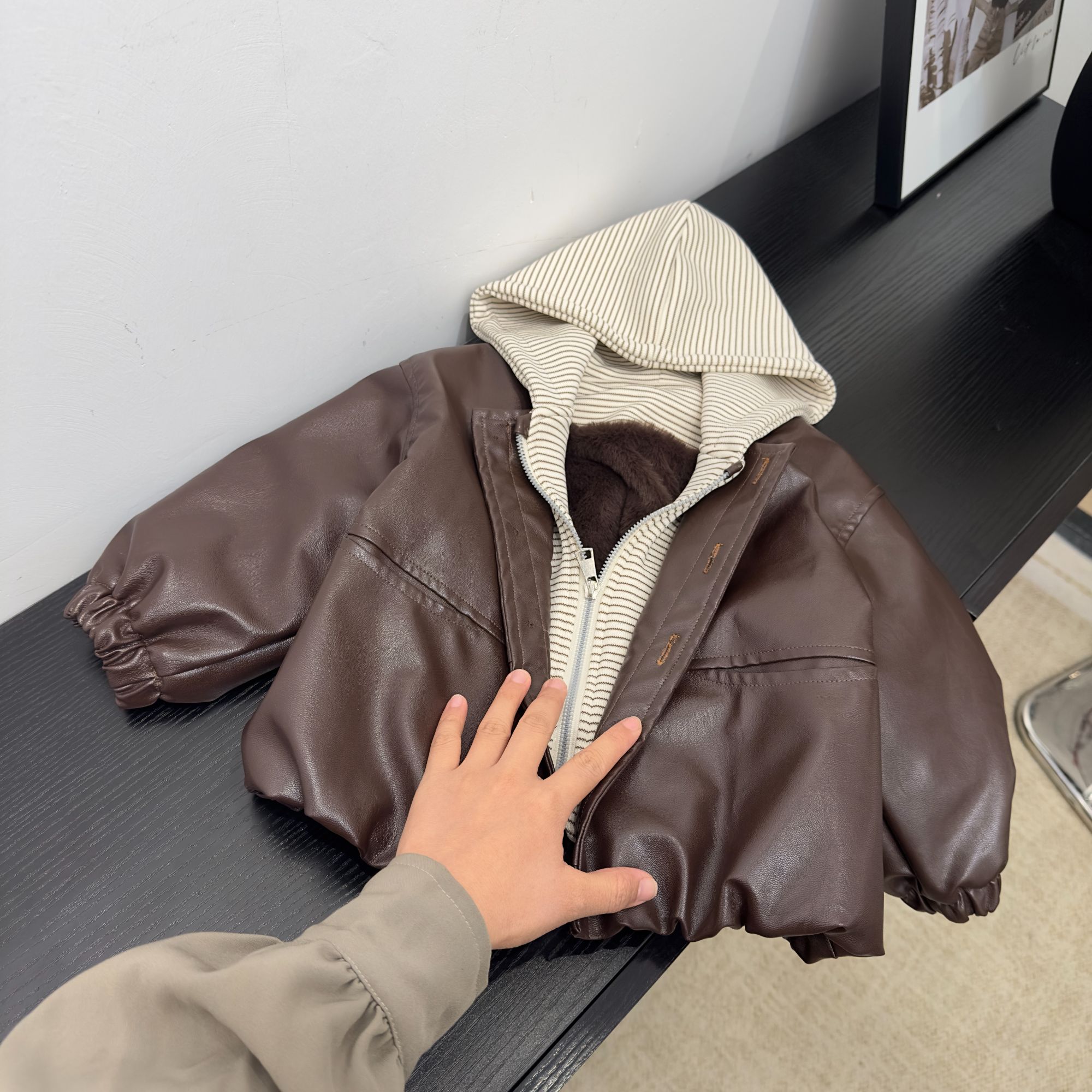 男童皮衣外套冬款加绒2025新款冬季夹克宝宝冬装小童机车服外套潮