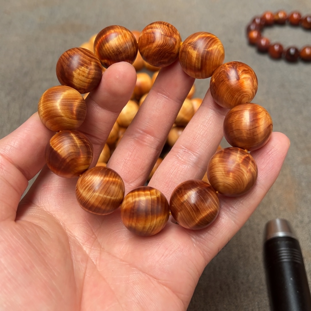 乐***仔柏木（崖柏）北太行陈化崖柏两个