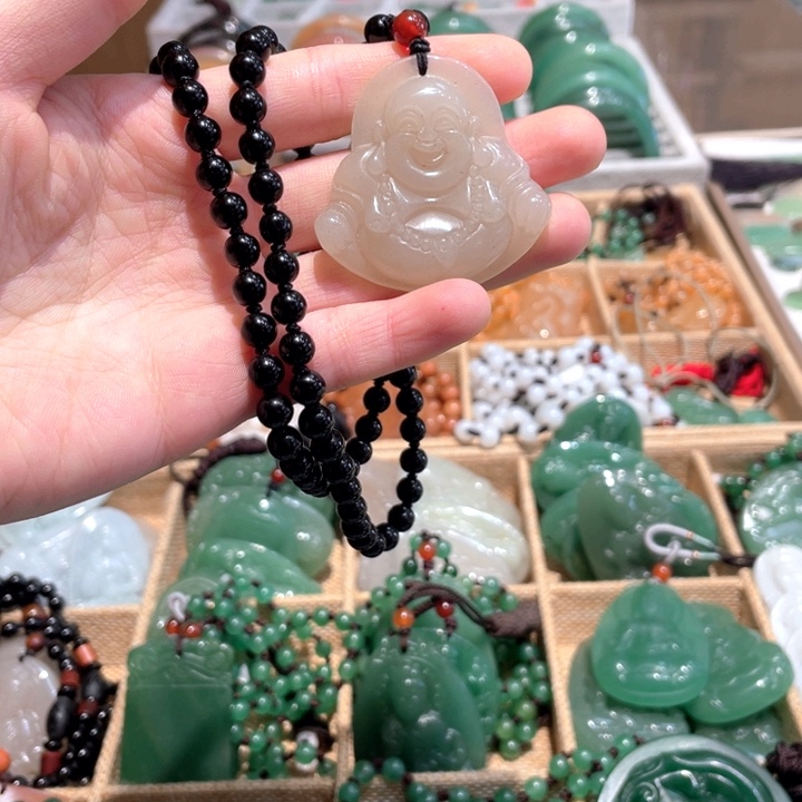 石英质玉未镶嵌颈饰