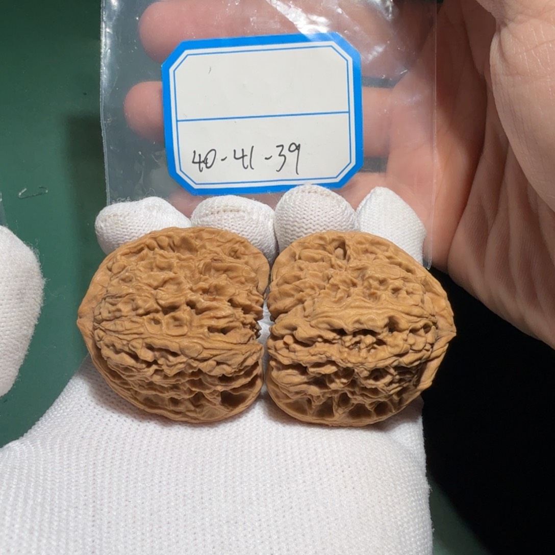 文玩核桃吊坠南疆村球万字027