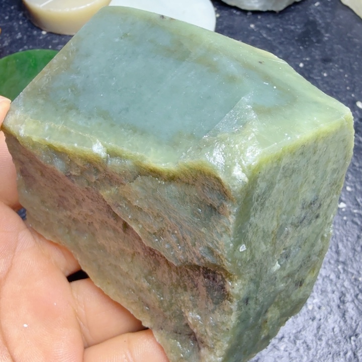 和田玉（糖玉）未镶嵌珠宝奇石