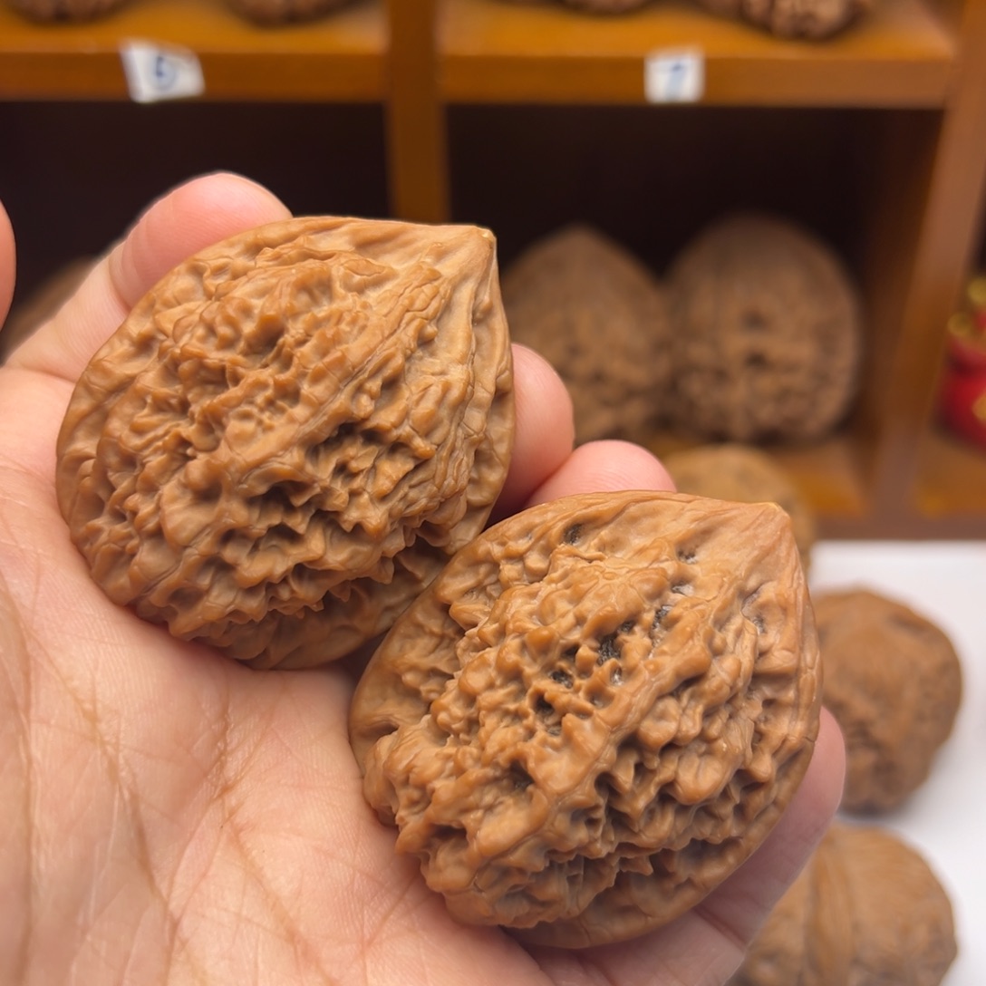 文玩核桃吊坠39官帽有磕尖