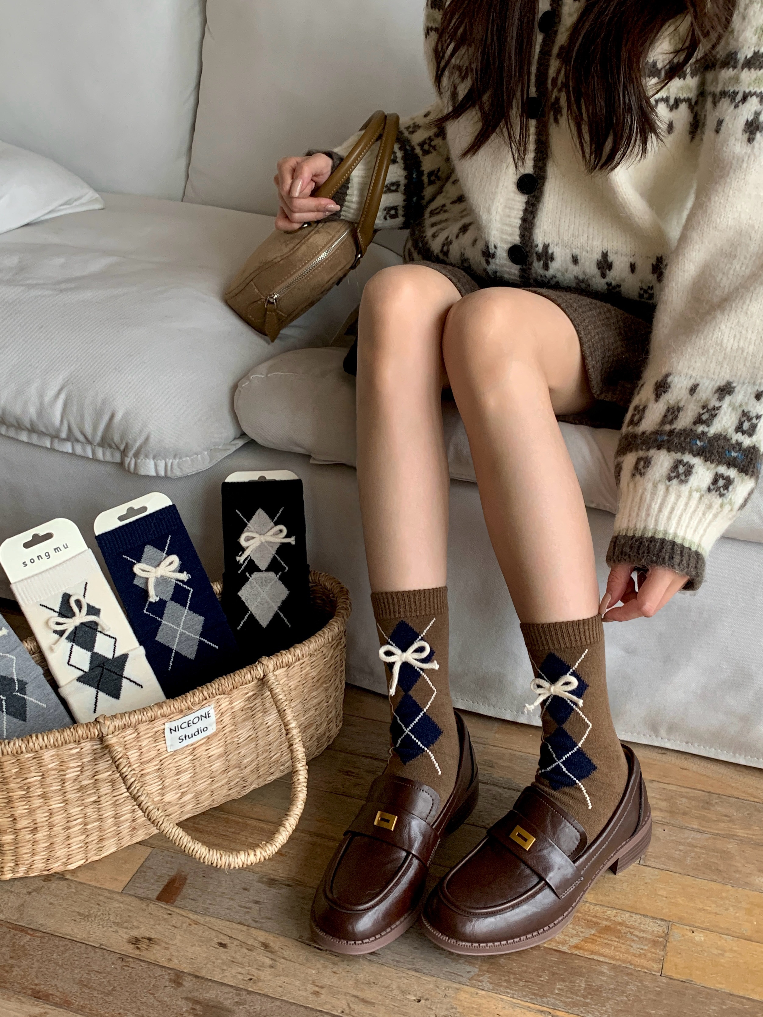 “菱格毛线”桑蚕丝羊毛堆堆中筒袜女袜