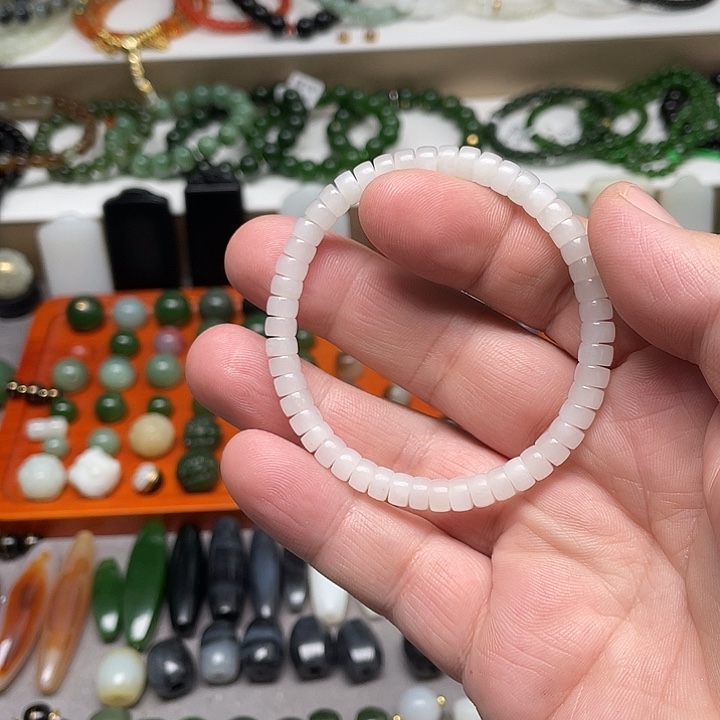 和田玉未镶嵌手链