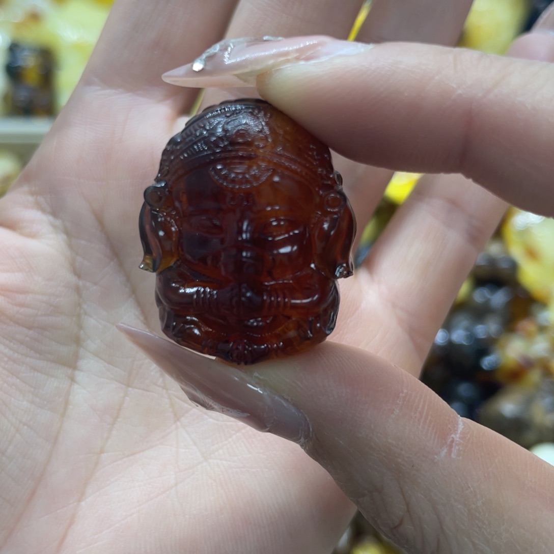 琥珀裸石未镶嵌6.4克象神