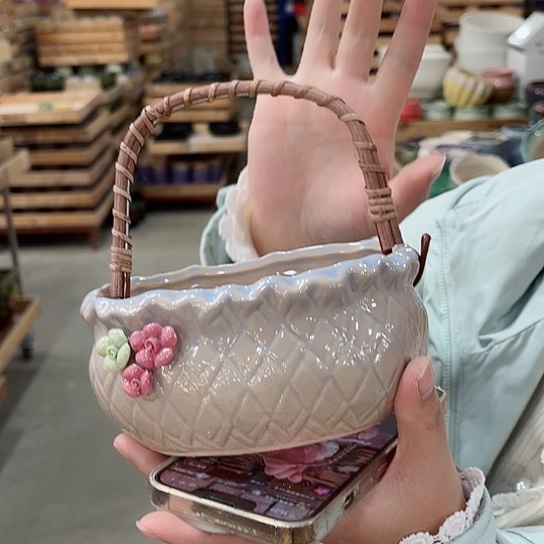 陶瓷直播间已有一年