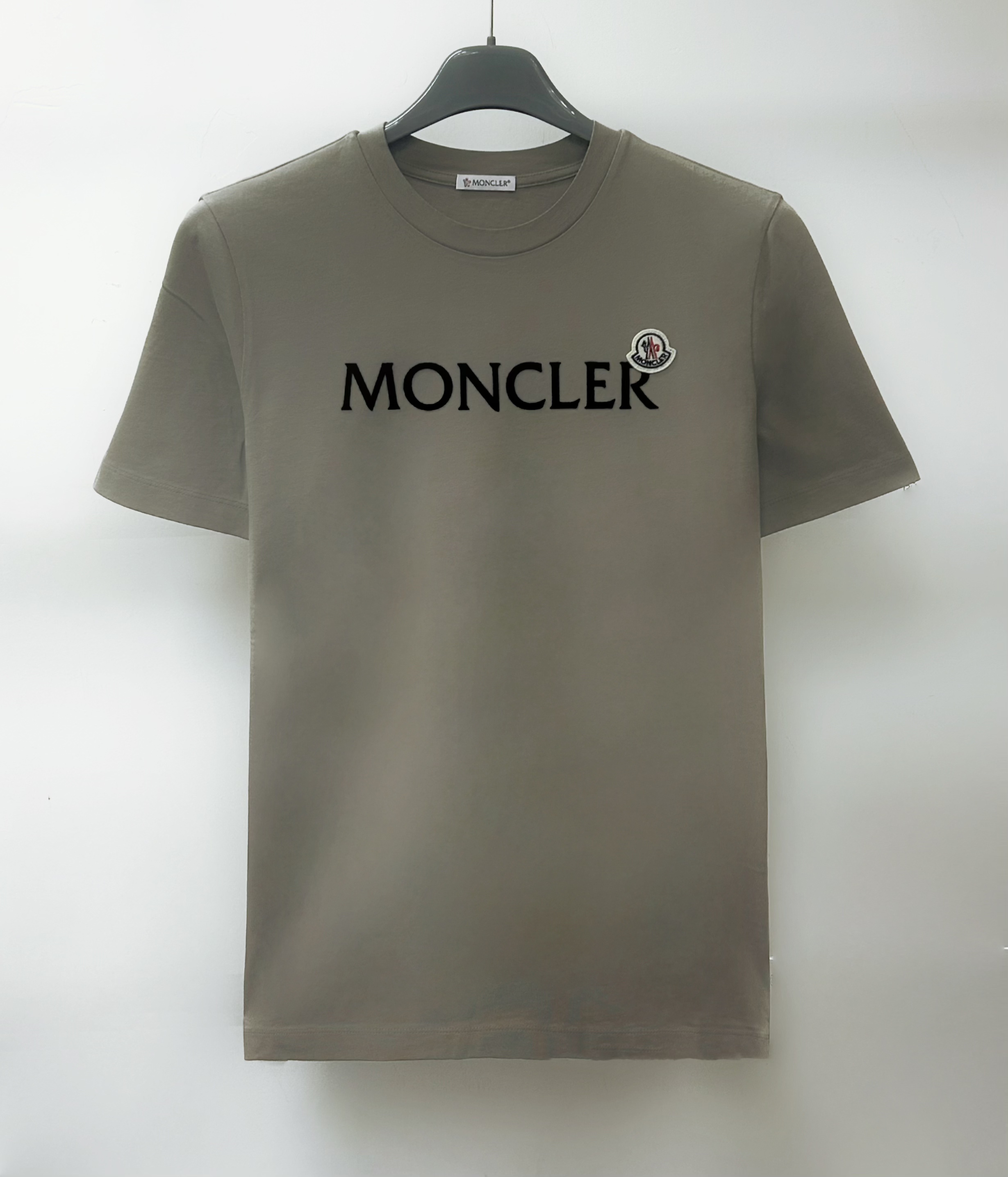 未使用 MONCLER 25春夏胸前字母毛毡Logo男士短袖T恤8C00075 