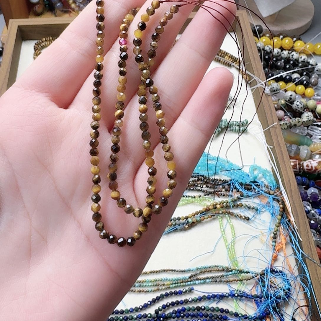 未镶嵌玛瑙/玉髓珠宝半成品卡3虎眼一条