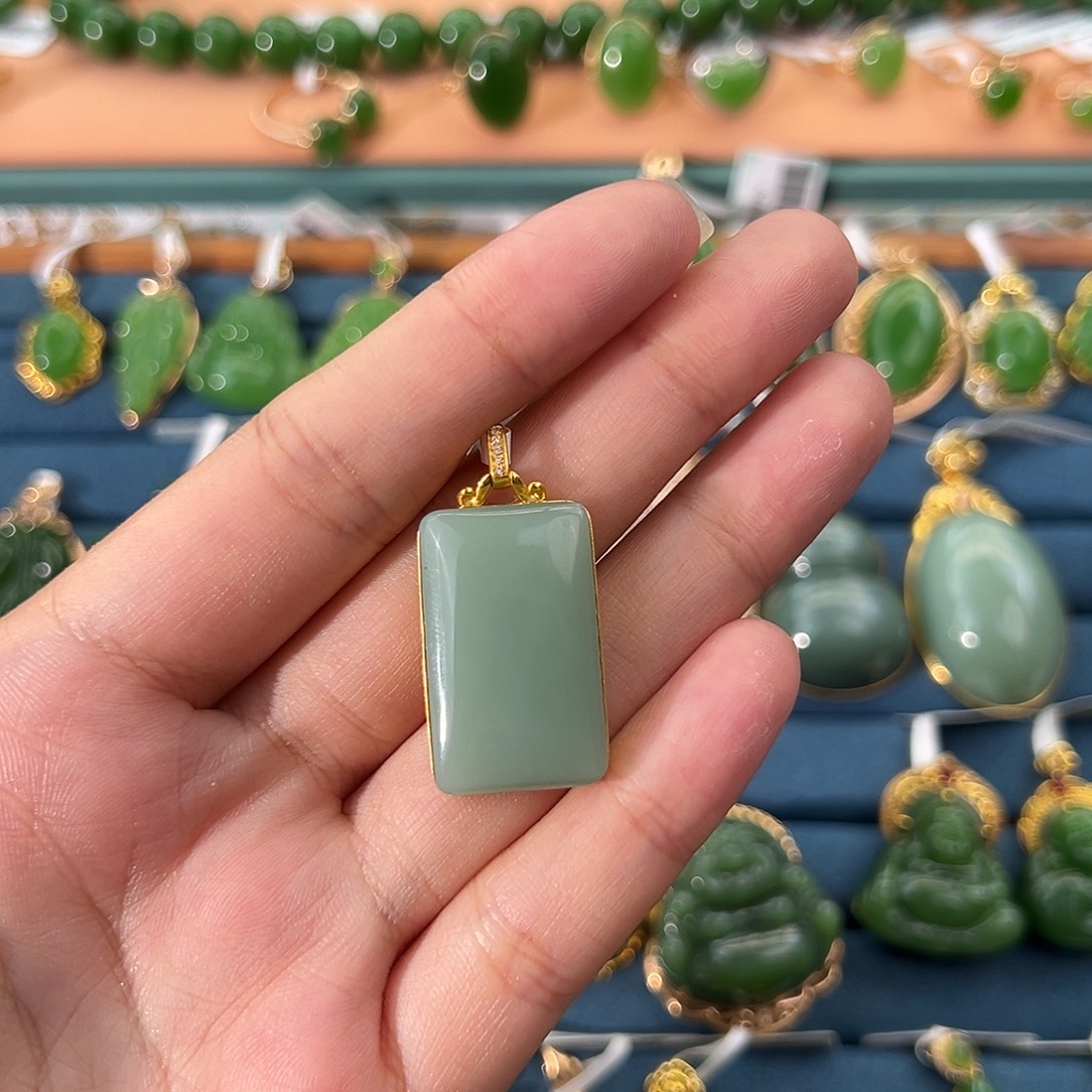 和田玉18K金镶嵌吊坠(不含链)