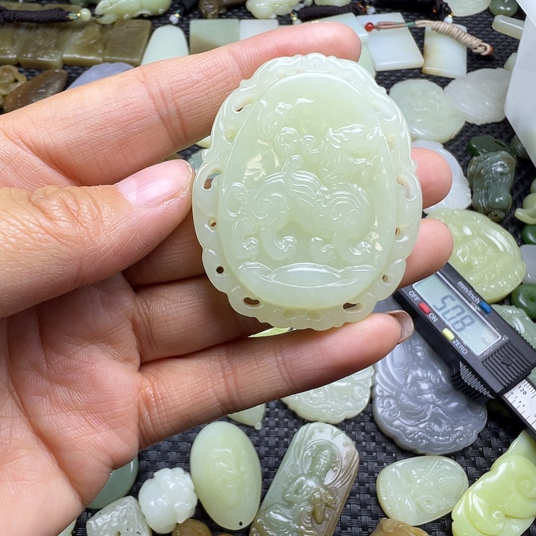 和田玉未镶嵌颈饰卡50.7