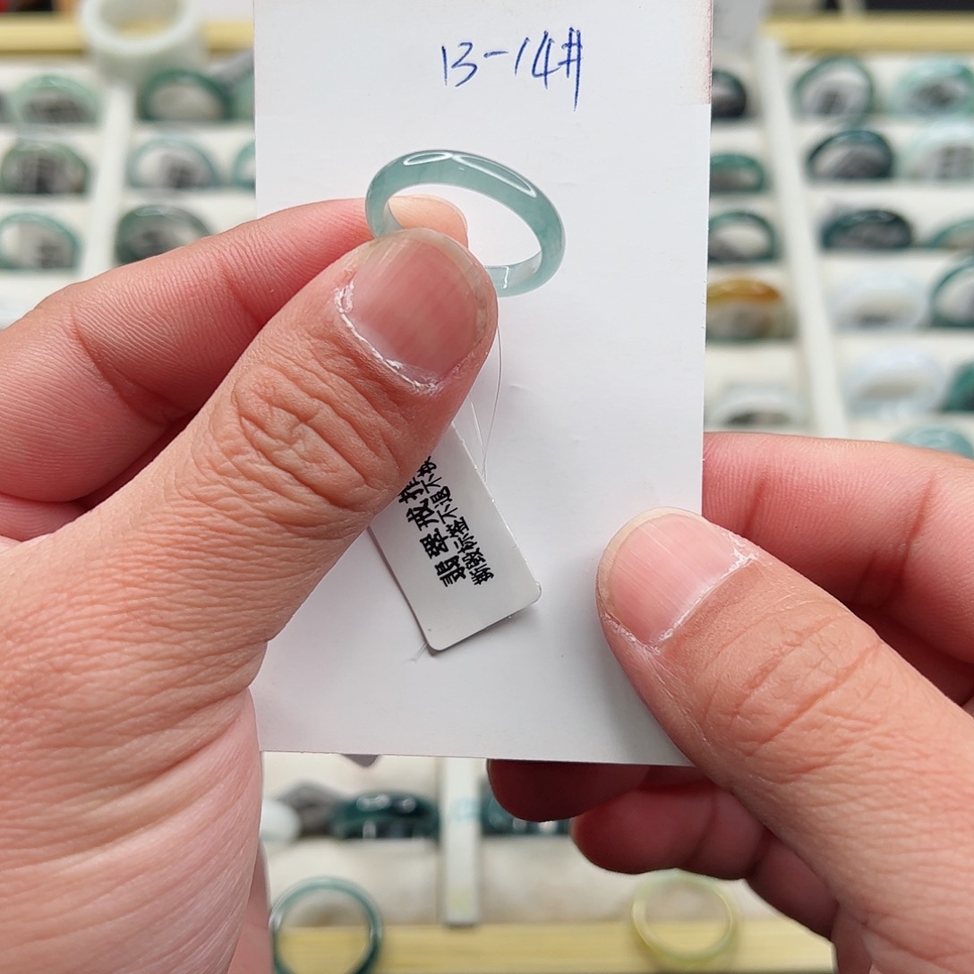 翡翠戒指未镶嵌翡翠