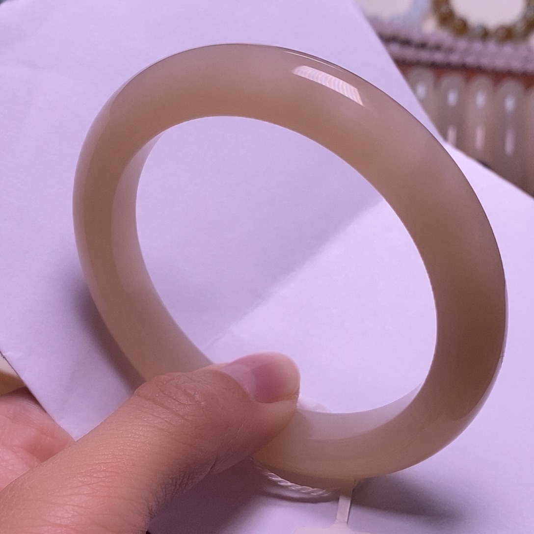 颈饰未镶嵌和田玉60圈收藏级浓藕粉手镯