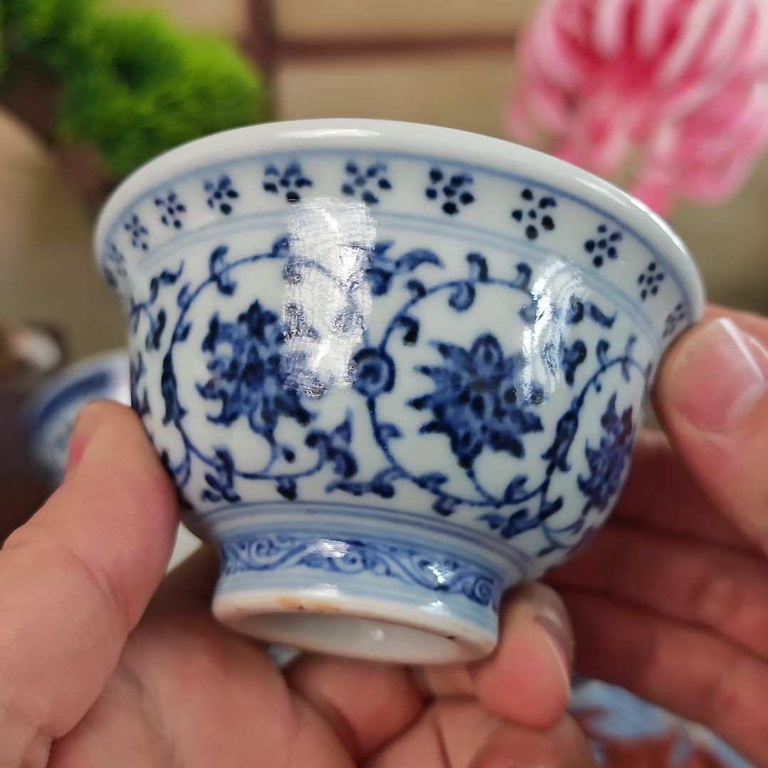 陶缠枝莲压手杯一只