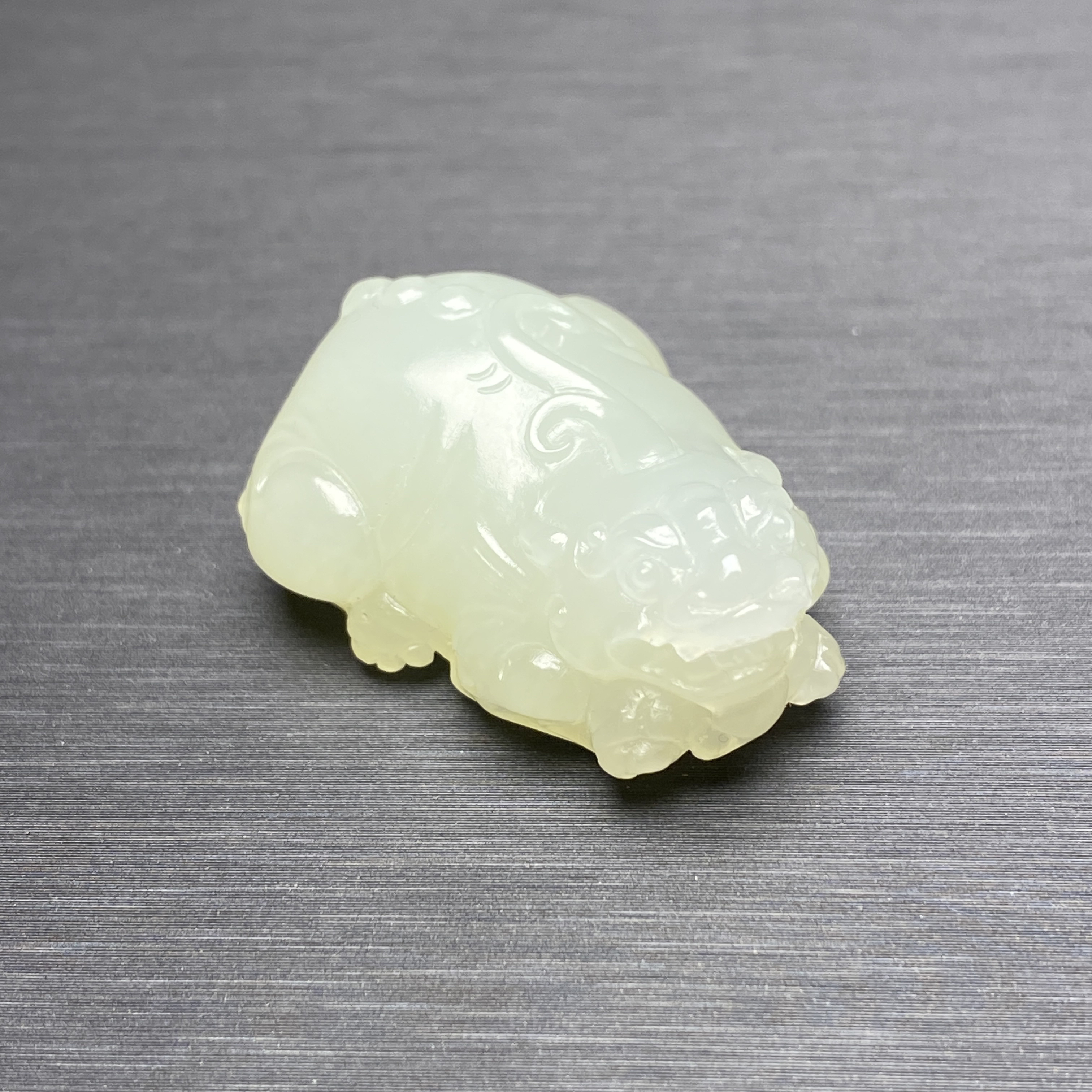 新疆和田玉山流水貔貅吊坠16克细腻油润带皮