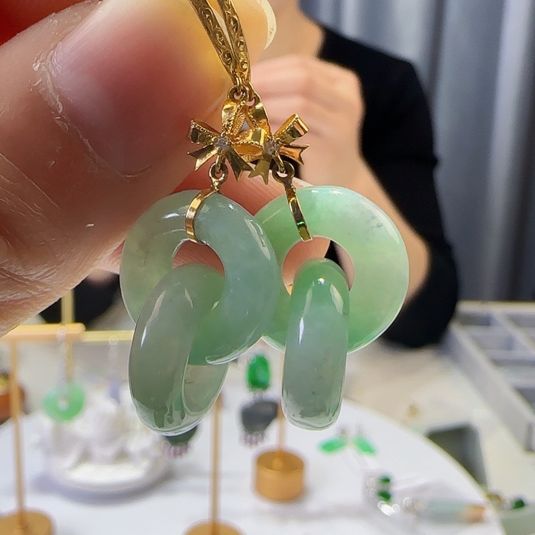 翡翠耳饰18K金镶嵌天然缅甸