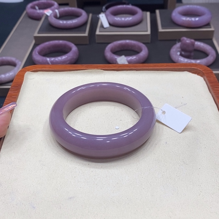 y****石英岩玉佘太翠未镶嵌