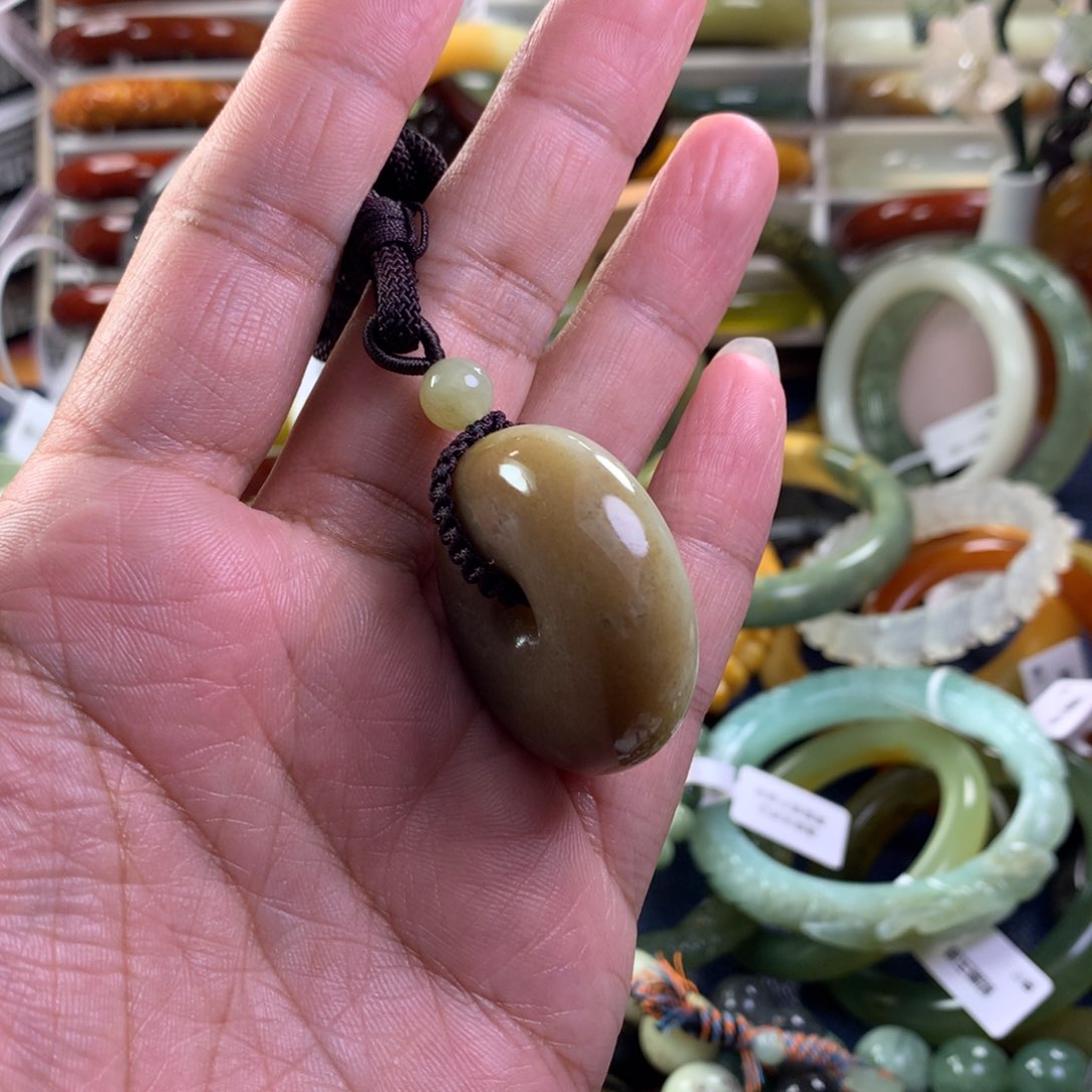 和田玉（糖玉）颈饰未镶嵌