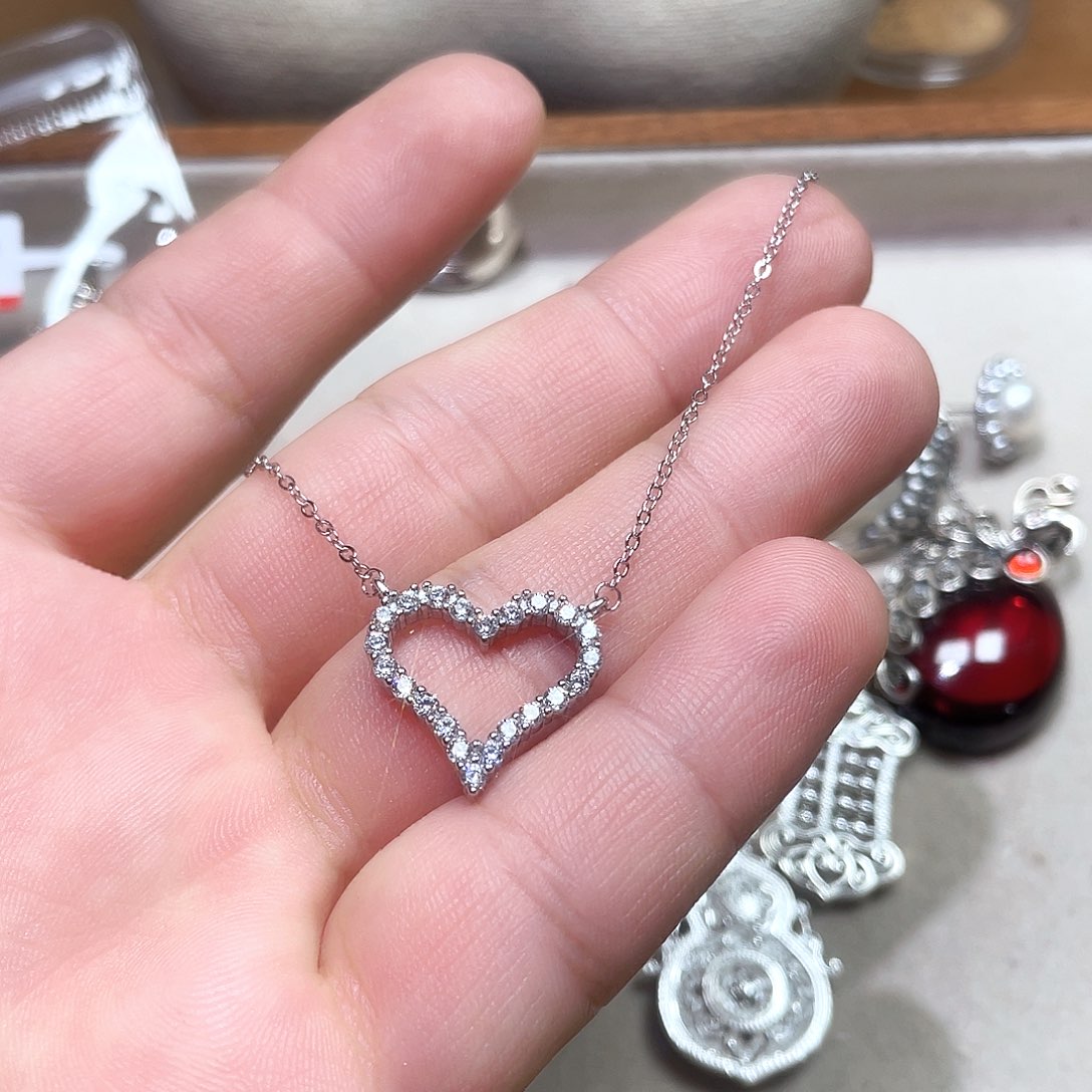 杏***你坠链均925银锆石满钻爱心
