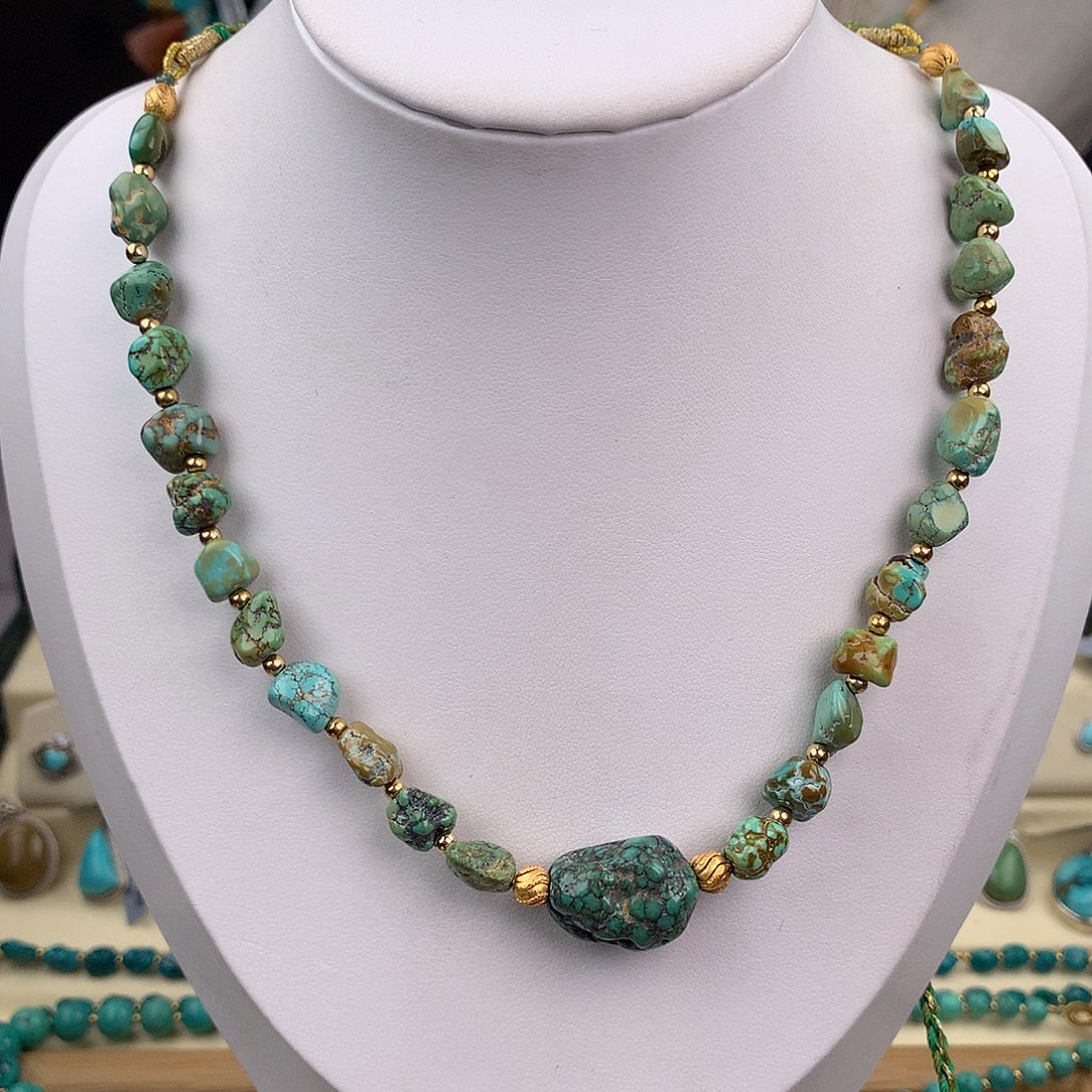 绿松石未镶嵌颈饰