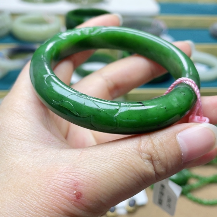 和田玉手镯圈口57       编号94未镶嵌