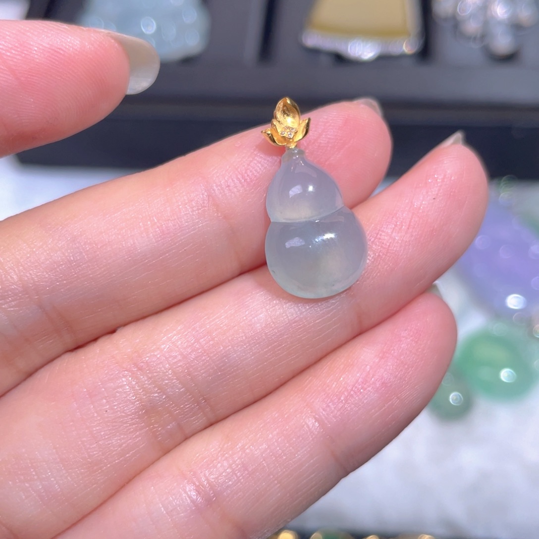 翡翠18K金镶嵌颈饰翡翠