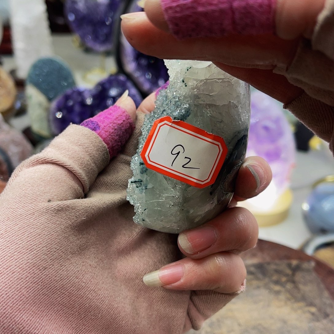 水晶随形摆件未镶嵌