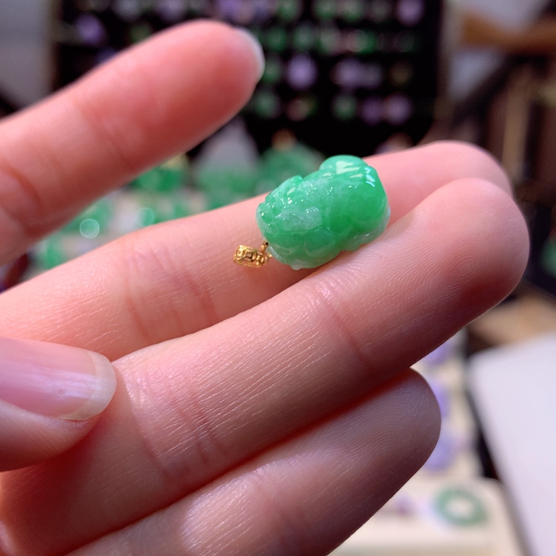 翡翠颈饰18K金镶嵌翡翠