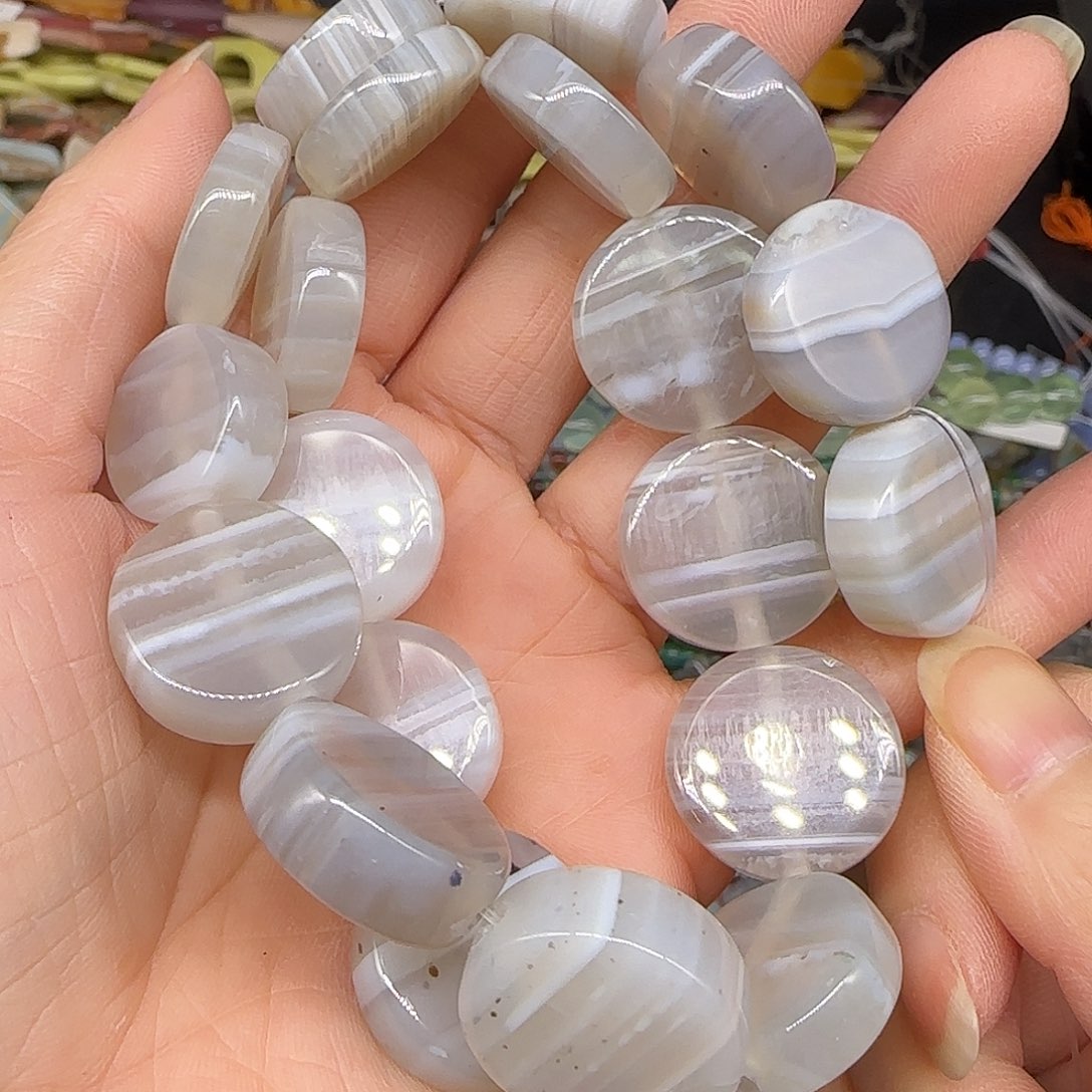 玛瑙/玉髓合金珠宝半成品缠丝白玛瑙19mm圆饼一条