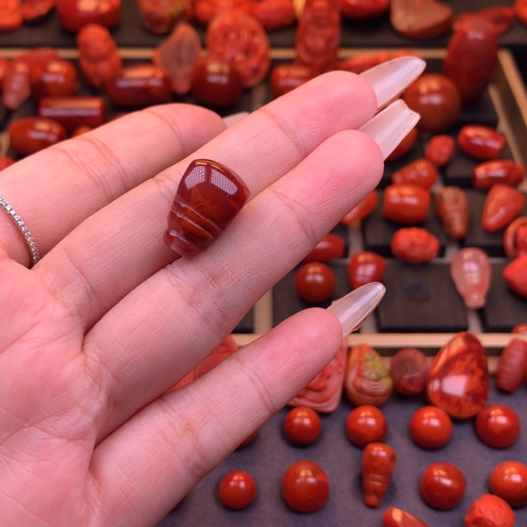 南红玛瑙未镶嵌川料原矿三通12.1mm