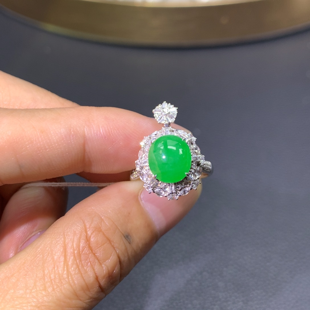 翡翠戒指18K金镶嵌翡翠