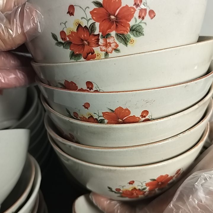 盘瓷片陶瓷杯盘壶碗都有