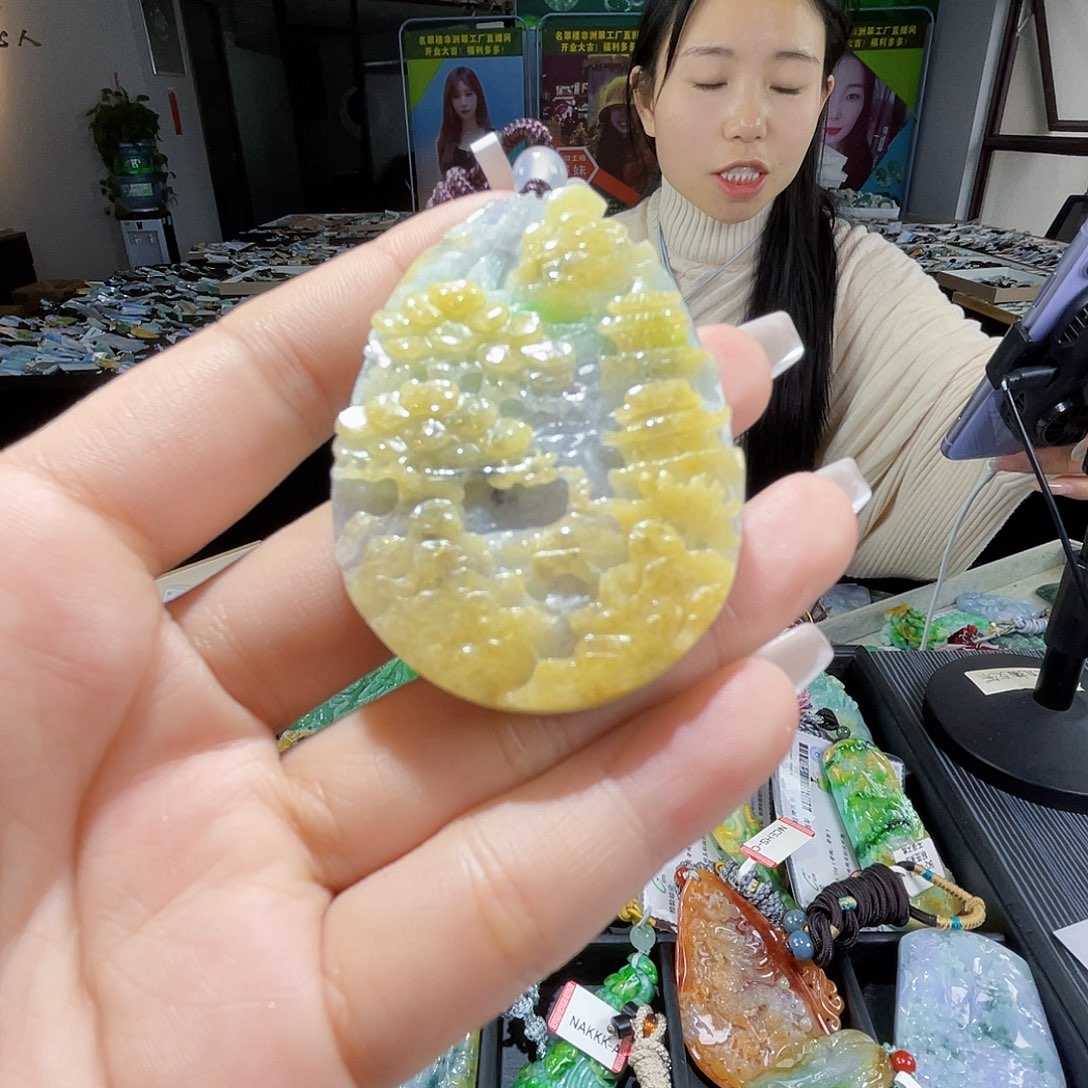 颈饰未镶嵌翡翠一