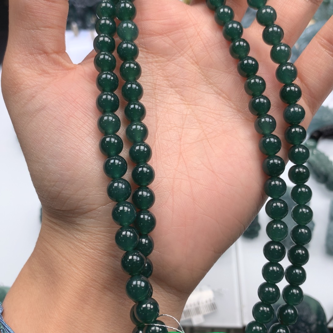 吴***岁翡翠未镶嵌颈饰天然翡翠